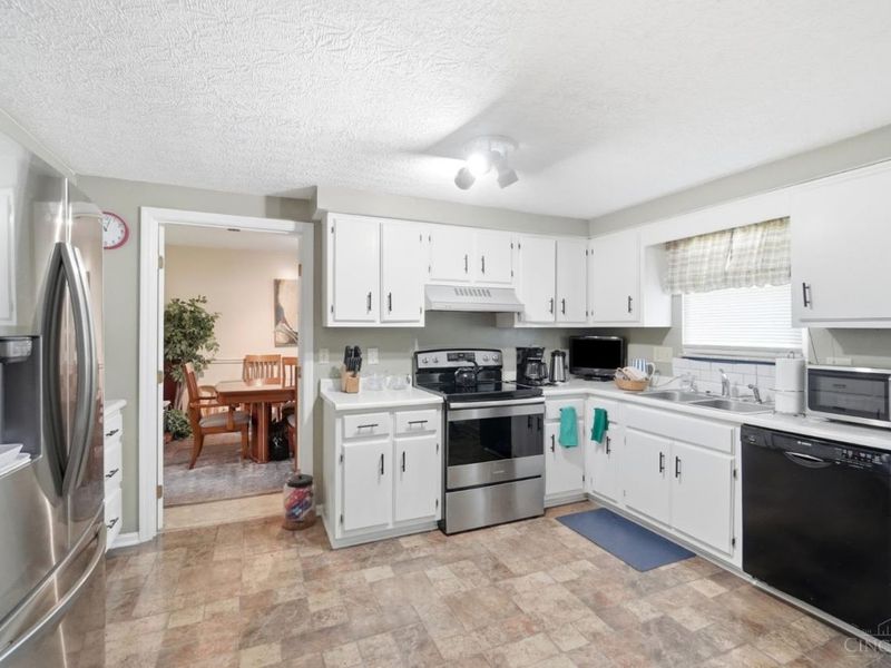 7941 Hunters Ridge Drive, West Chester, OH 45069 Photo 4
