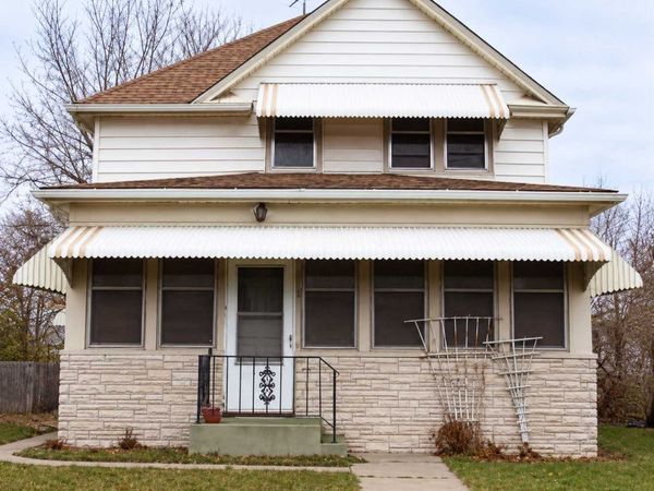 915 Beech Street, Saint Paul, MN 55106