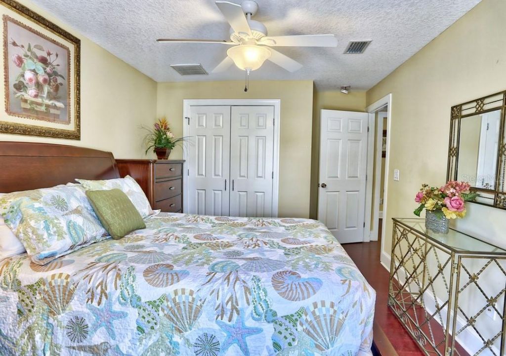 5433 Essex Avenue S, Gulfport, FL 33707 Photo