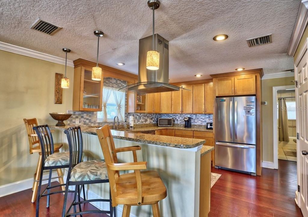 5433 Essex Avenue S, Gulfport, FL 33707 Photo