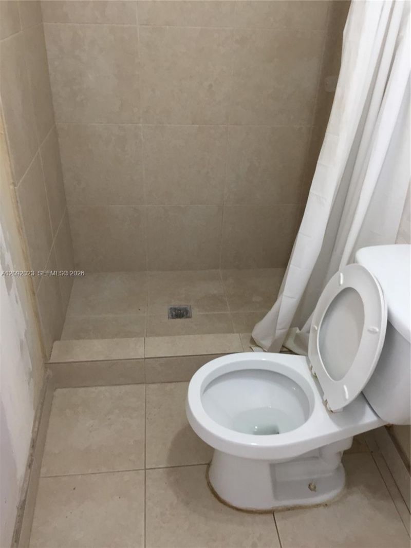 817 SW 8th St , Miami, FL 33130 Photo