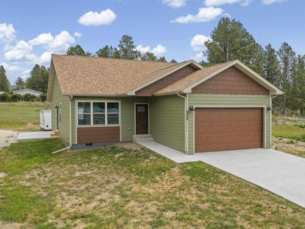 956 PONDEROSA ST, Custer, SD 57730