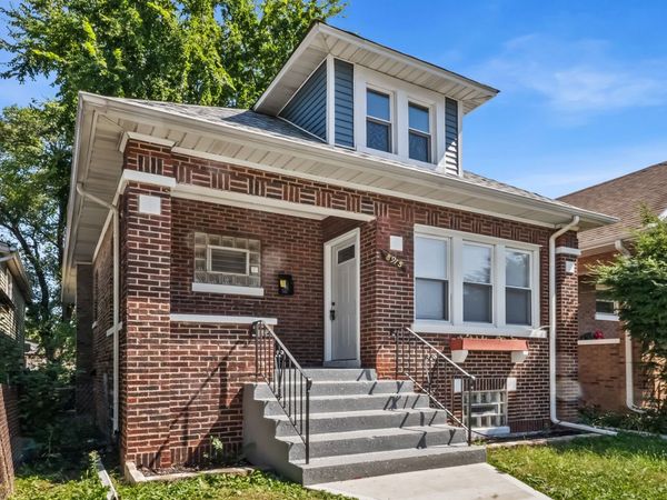 8915 S Racine Avenue , Chicago, IL 60620