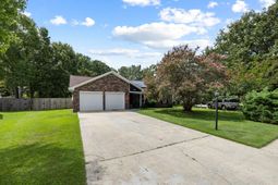 222 Mohican Circle photo 4