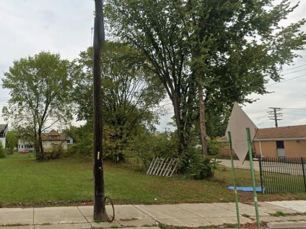 5726 Van Dyke Street , Detroit, Mi 48213
