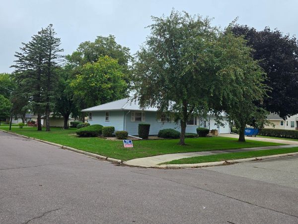 1112 6th Avenue SW, Pipestone, MN 56164