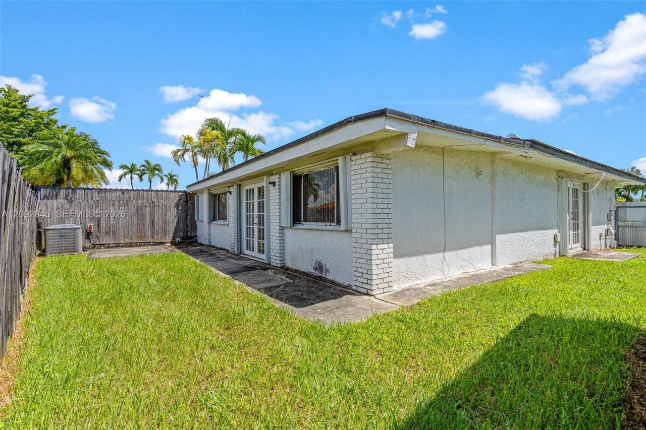 294 NW 134th Ct, Miami, FL 33182 Photo