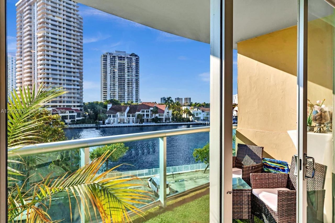 19390 Collins Ave , Unit 421, Sunny Isles Beach, FL 33160 Photo