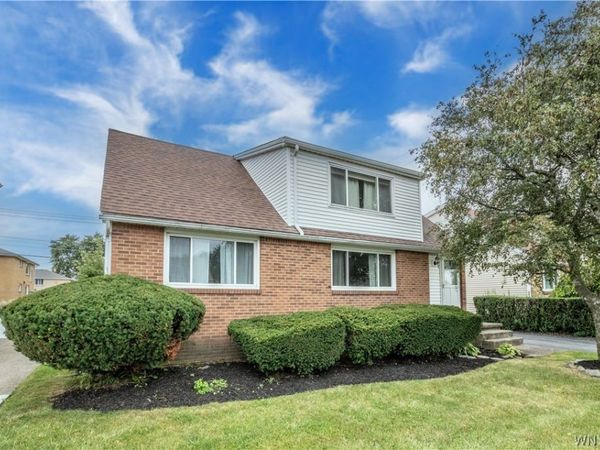 31 Wellington Road, Cheektowaga, NY 14225