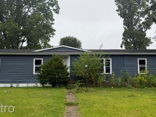 5552 Cherokee Bend, Genoa Township, Mi 48843