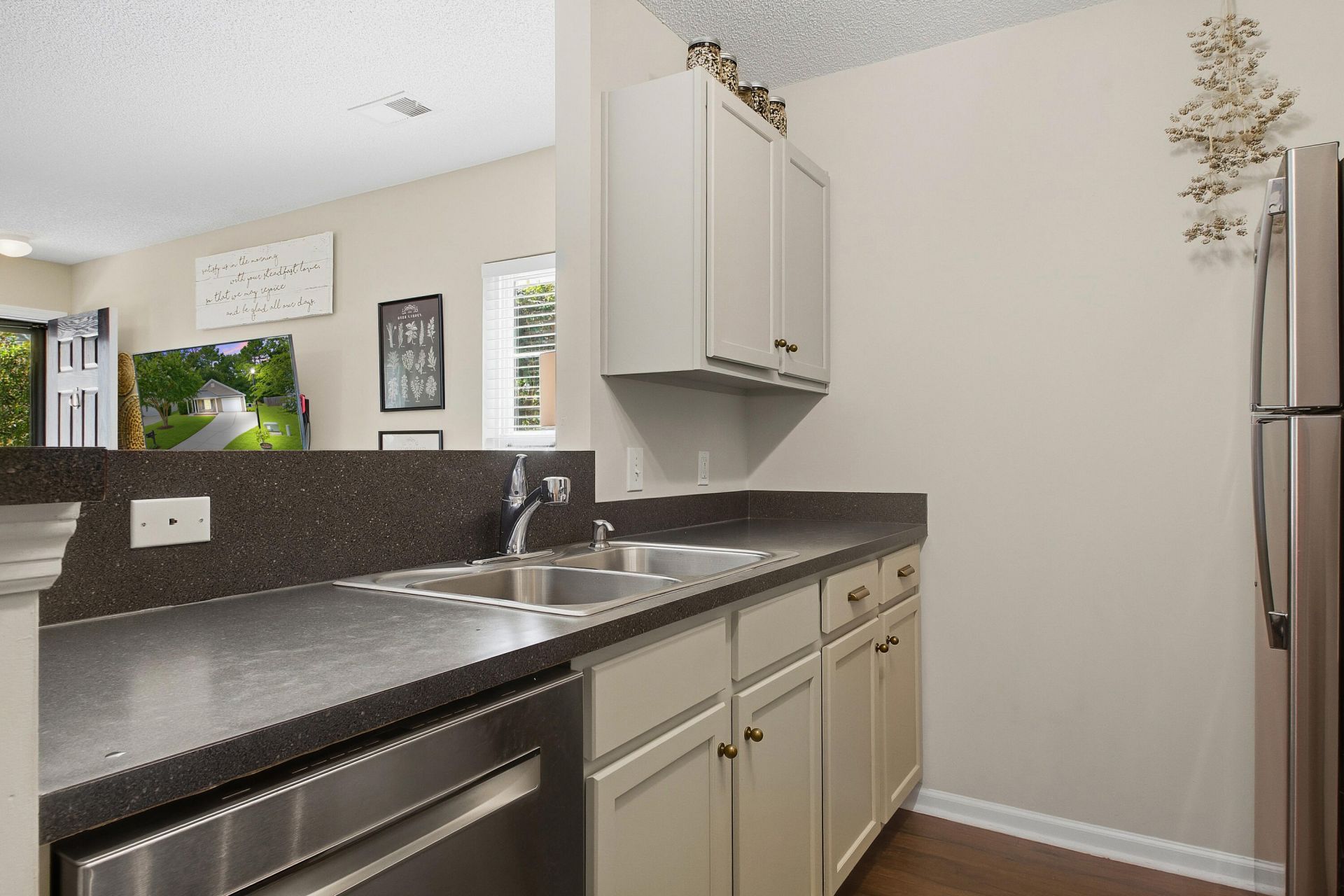 1006 Deerberry Road Photo 10