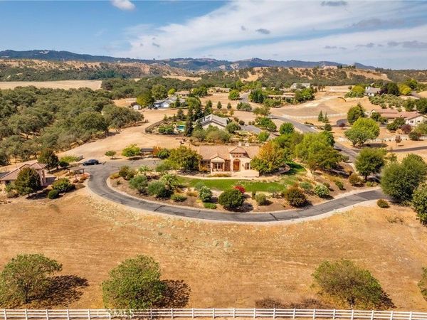 155 Via Del Salinas, Paso Robles, CA 93446