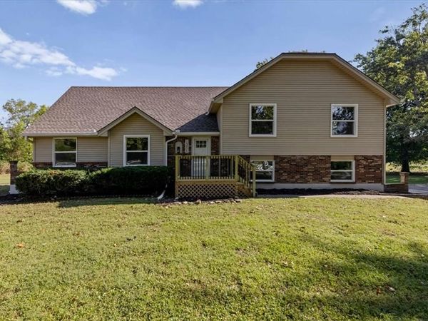 14806 E 200th Street, Peculiar, MO 64078