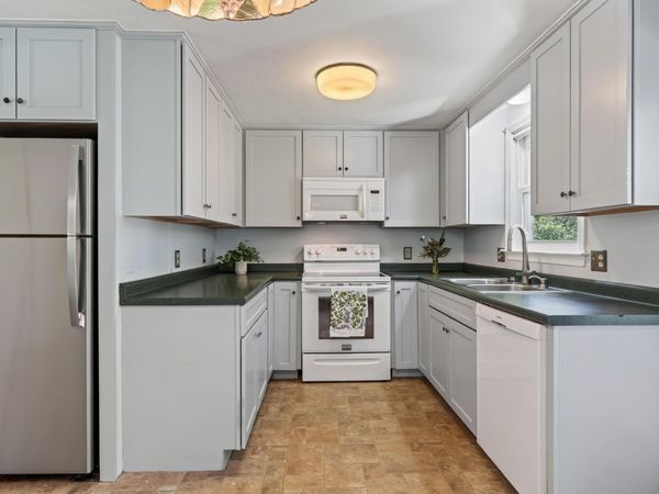19 Ellen Circle , Yarmouth, ME 04096