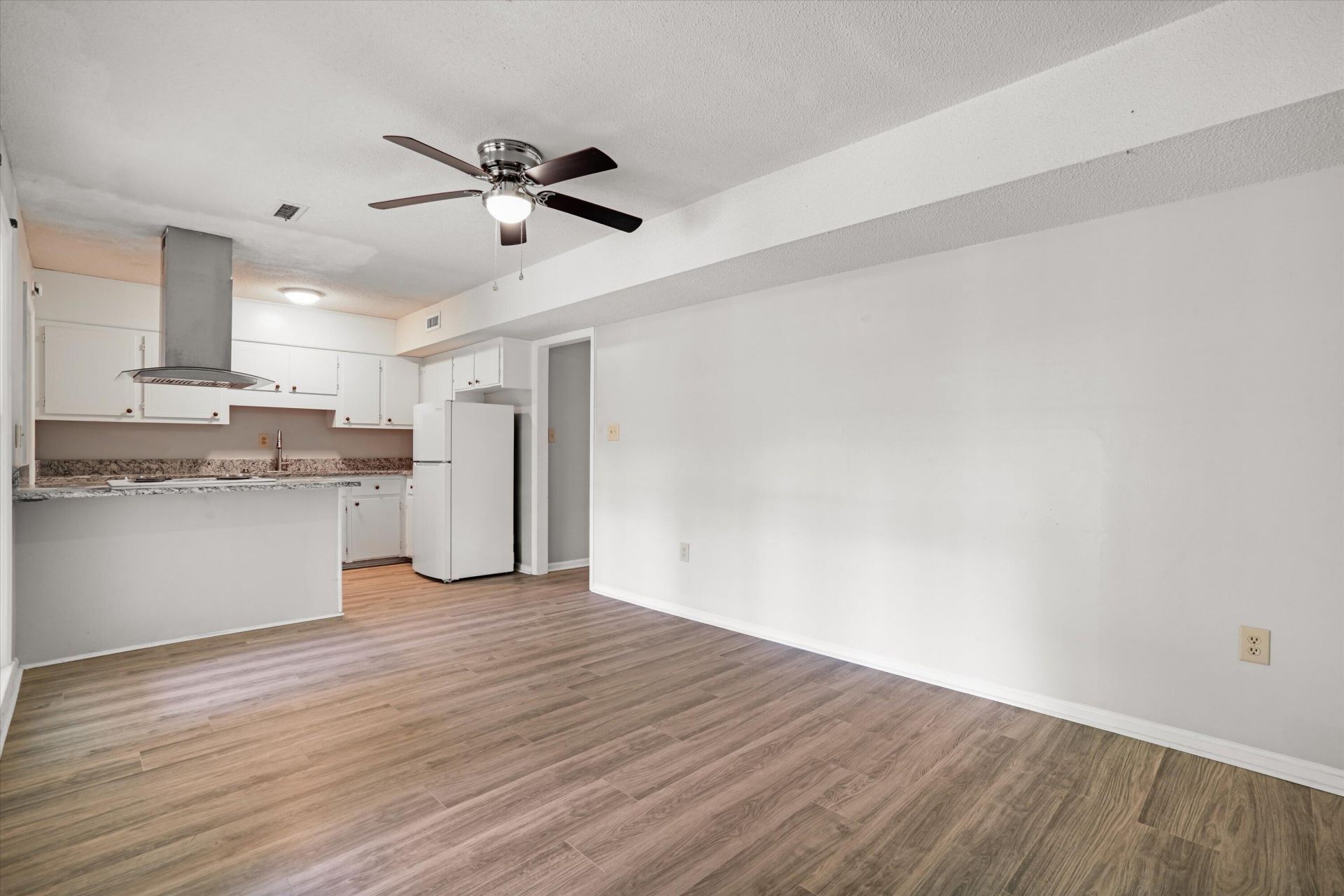 5583 Fowler Drive Photo 14