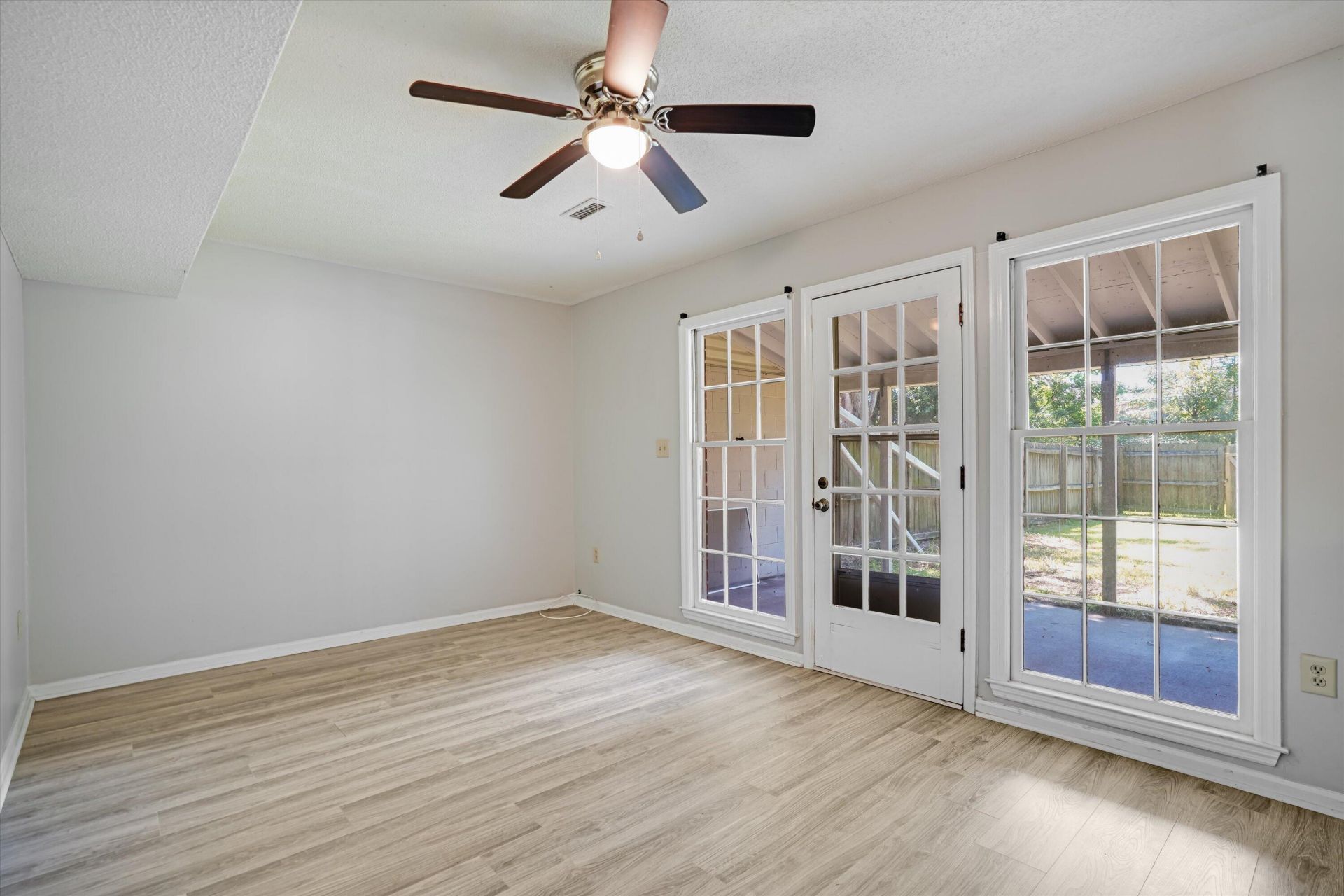 5583 Fowler Drive Photo 15