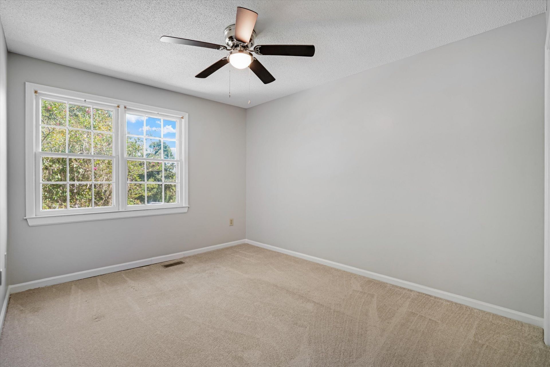5583 Fowler Drive Photo 18