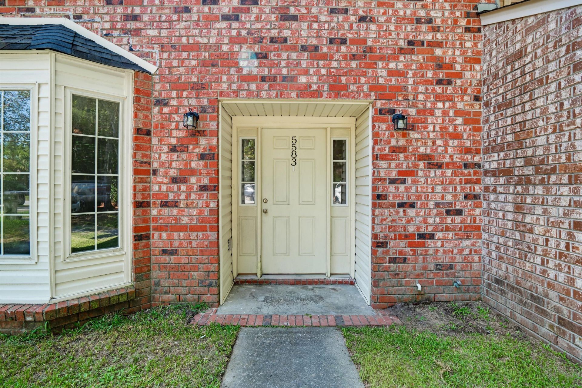 5583 Fowler Drive Photo 4