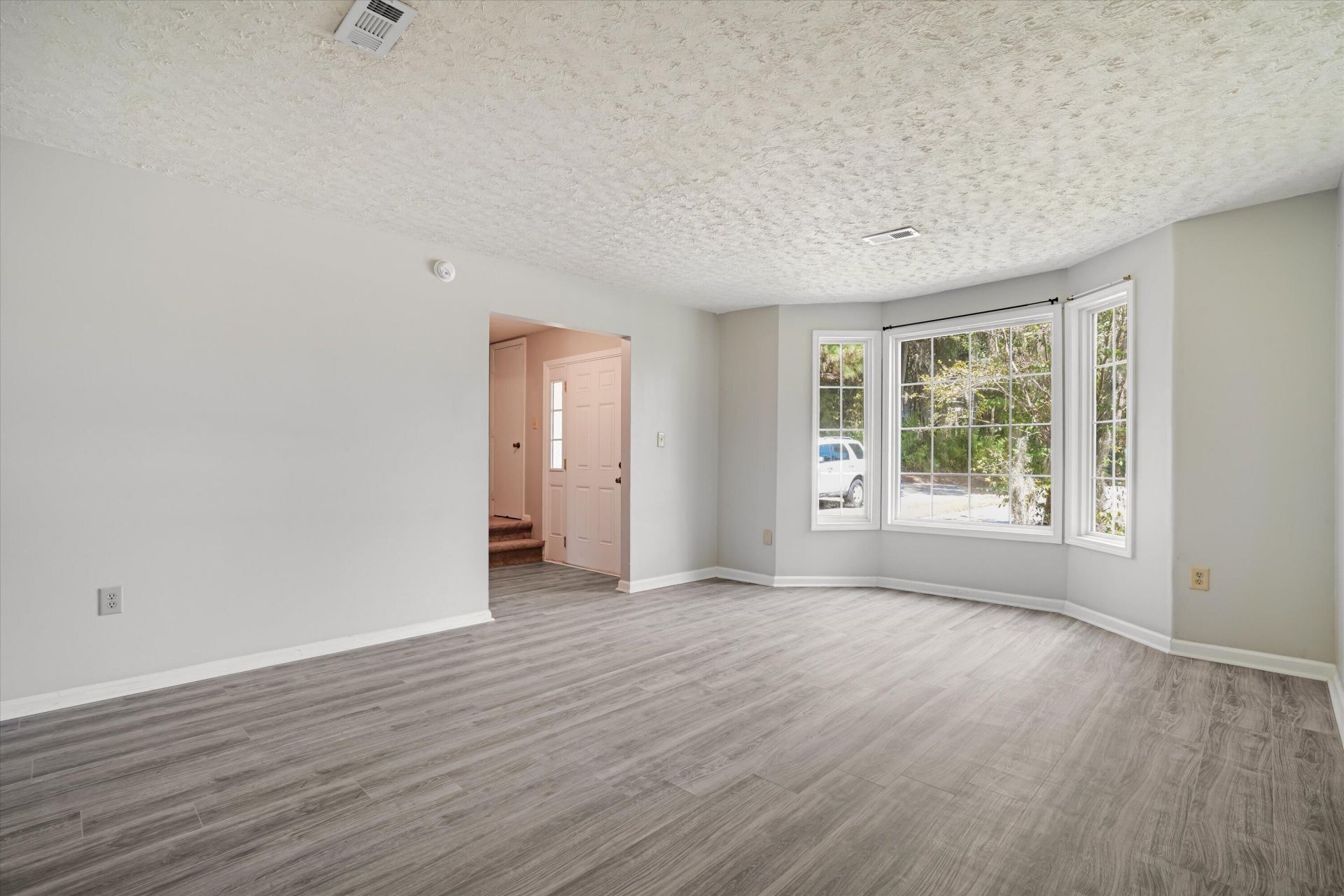 5583 Fowler Drive Photo 8