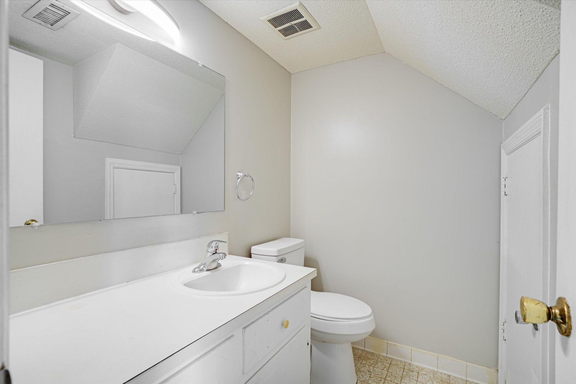 5583 Fowler Drive Photo 9