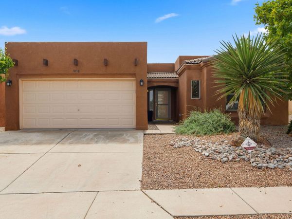 7428 Silverthorne Road NW, Albuquerque, NM 87114