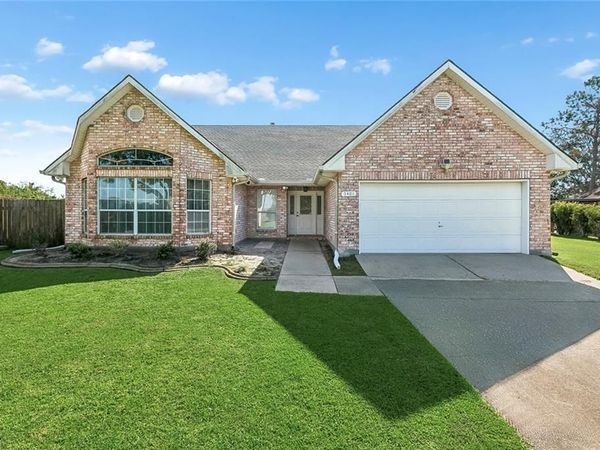 3401 LAKE LYNN Drive, Gretna, LA 70056