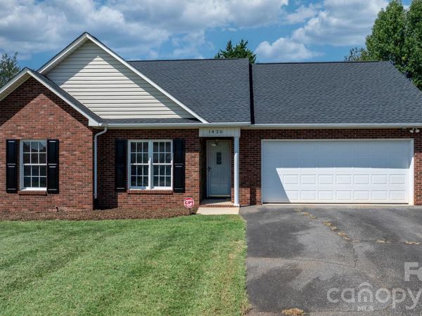 1420 Farmington Hills Drive, Conover, NC 28613