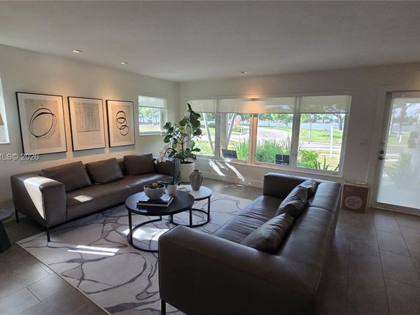 800 Polk St , Hollywood, FL 33019