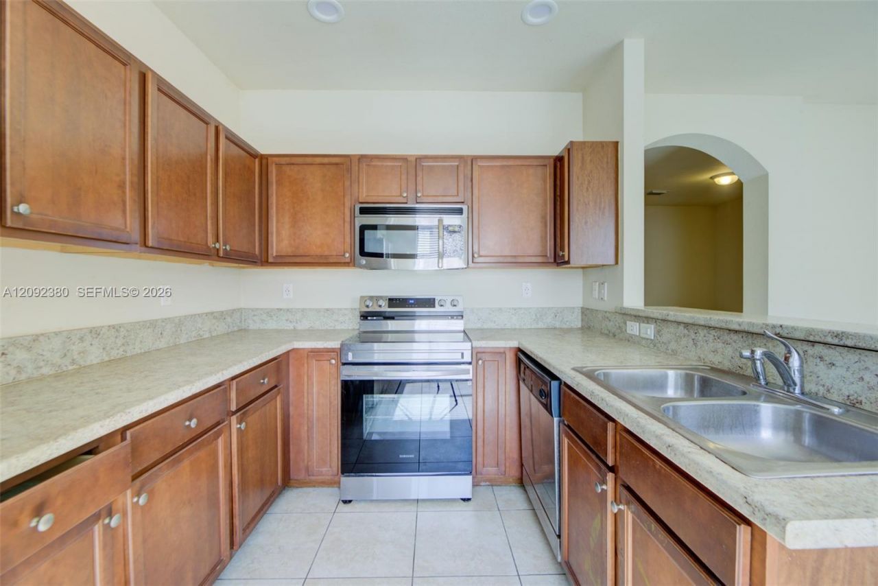 3316 W 91st Ter , Hialeah, FL 33018 Photo