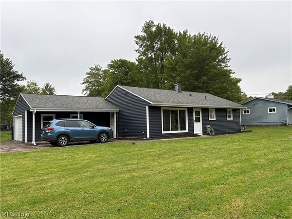 8264 Cedar Road , Chesterland, OH 44026