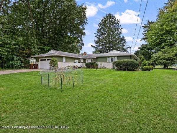 5755 Green Road, Haslett, MI 48840