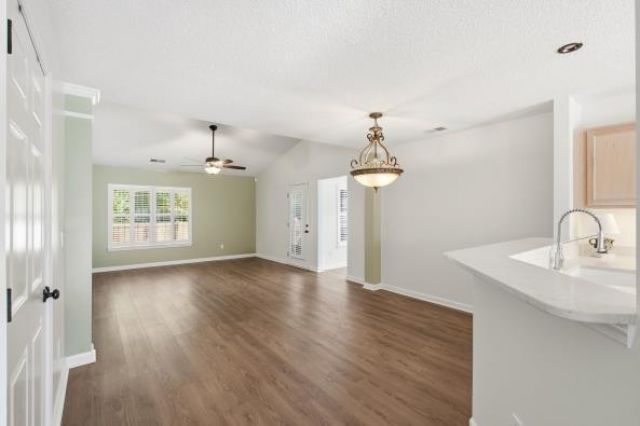 200 Hardee Avenue Photo 5