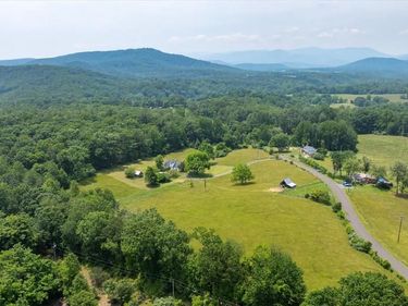  AARON MOUNTAIN ROAD , CASTLETON, VA 22716