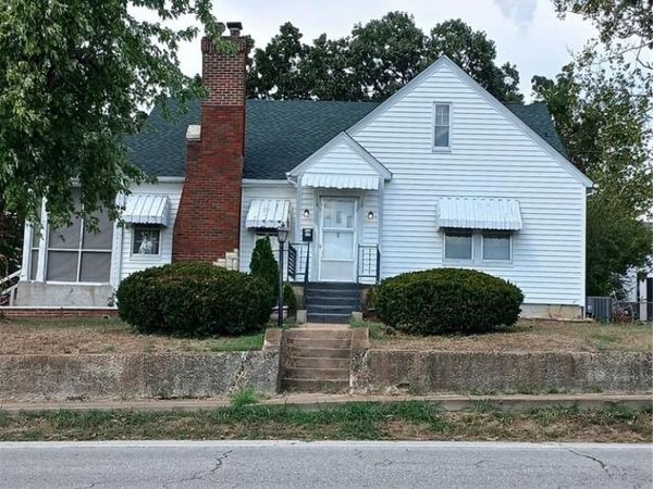 812 W Miller Street , De Soto, MO 63020