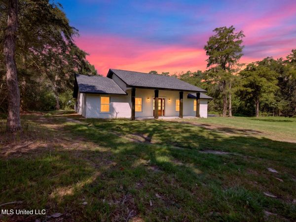 1305 Pine Street, Gulfport, MS 39507