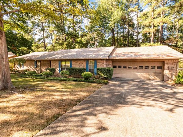 1922 Ridgewood Dr , El Dorado, AR 71730