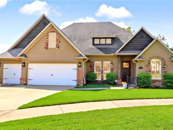 3343 Jasper Lane, Fayetteville, AR 72764