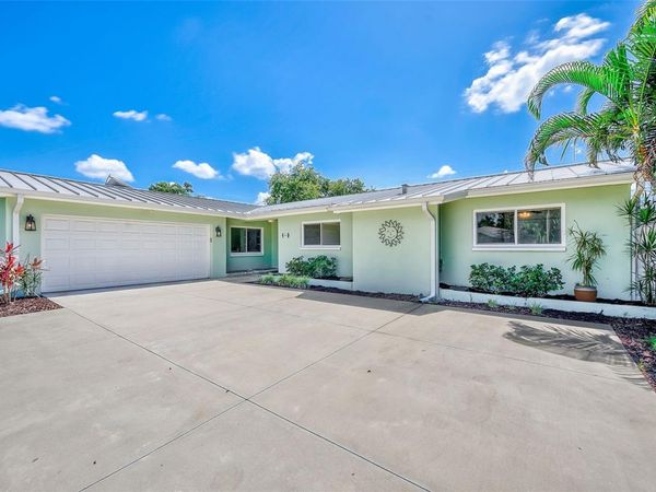 809 JACARANDA DRIVE , LARGO, FL 33770