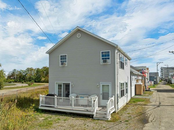 5 Chase Street, Hampton, NH 03842