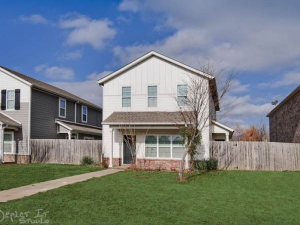 121 Carrington , Unit A & B, Lowell, AR 72745