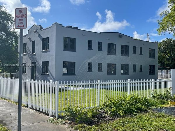 2020 Washington St , Hollywood, FL 33020
