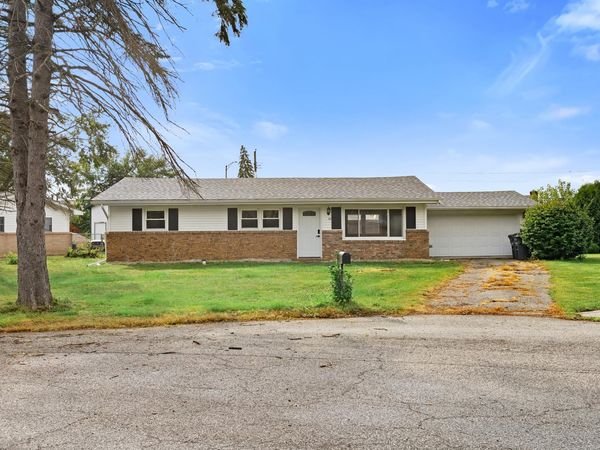 20 Elm Avenue , Hobart, IN 46342