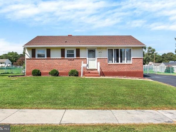 3879 OAKLEIGH DRIVE, YORK, PA 17402