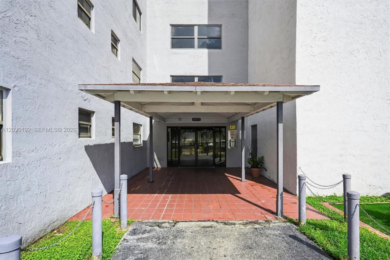 8075 NW 7th St, Unit 503, Miami, FL 33126 Photo