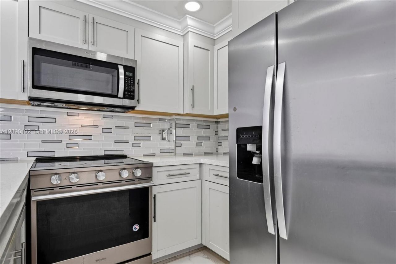 8075 NW 7th St, Unit 503, Miami, FL 33126 Photo