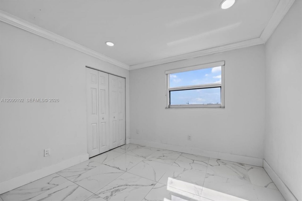 8075 NW 7th St, Unit 503, Miami, FL 33126 Photo