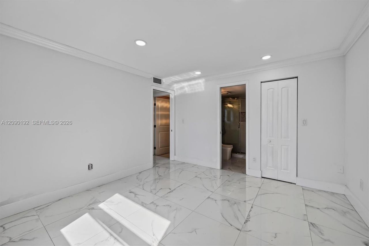 8075 NW 7th St, Unit 503, Miami, FL 33126 Photo