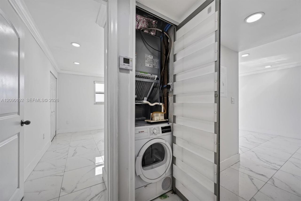 8075 NW 7th St, Unit 503, Miami, FL 33126 Photo