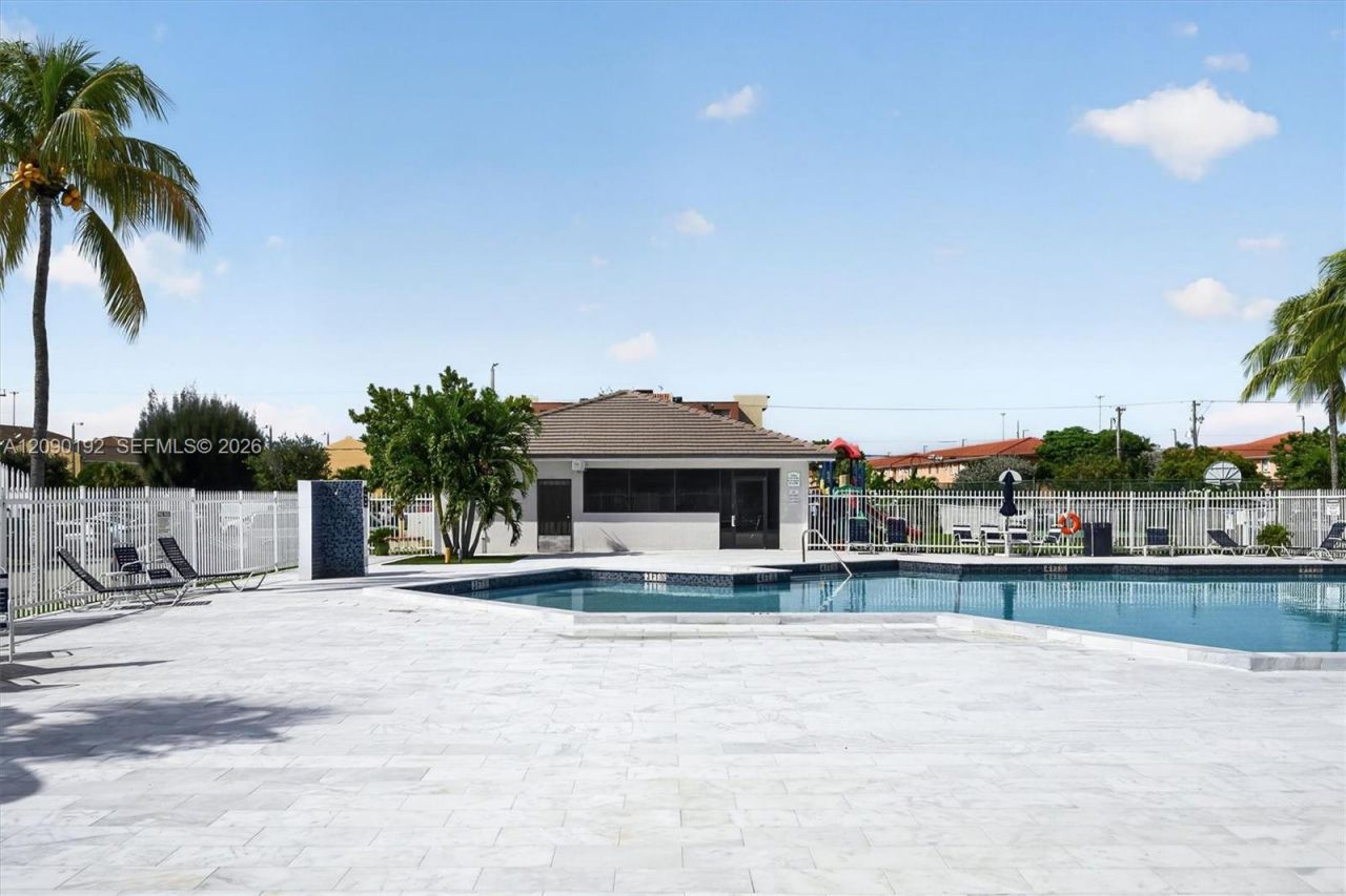 8075 NW 7th St, Unit 503, Miami, FL 33126 Photo