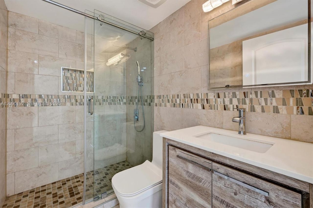 8075 NW 7th St, Unit 503, Miami, FL 33126 Photo